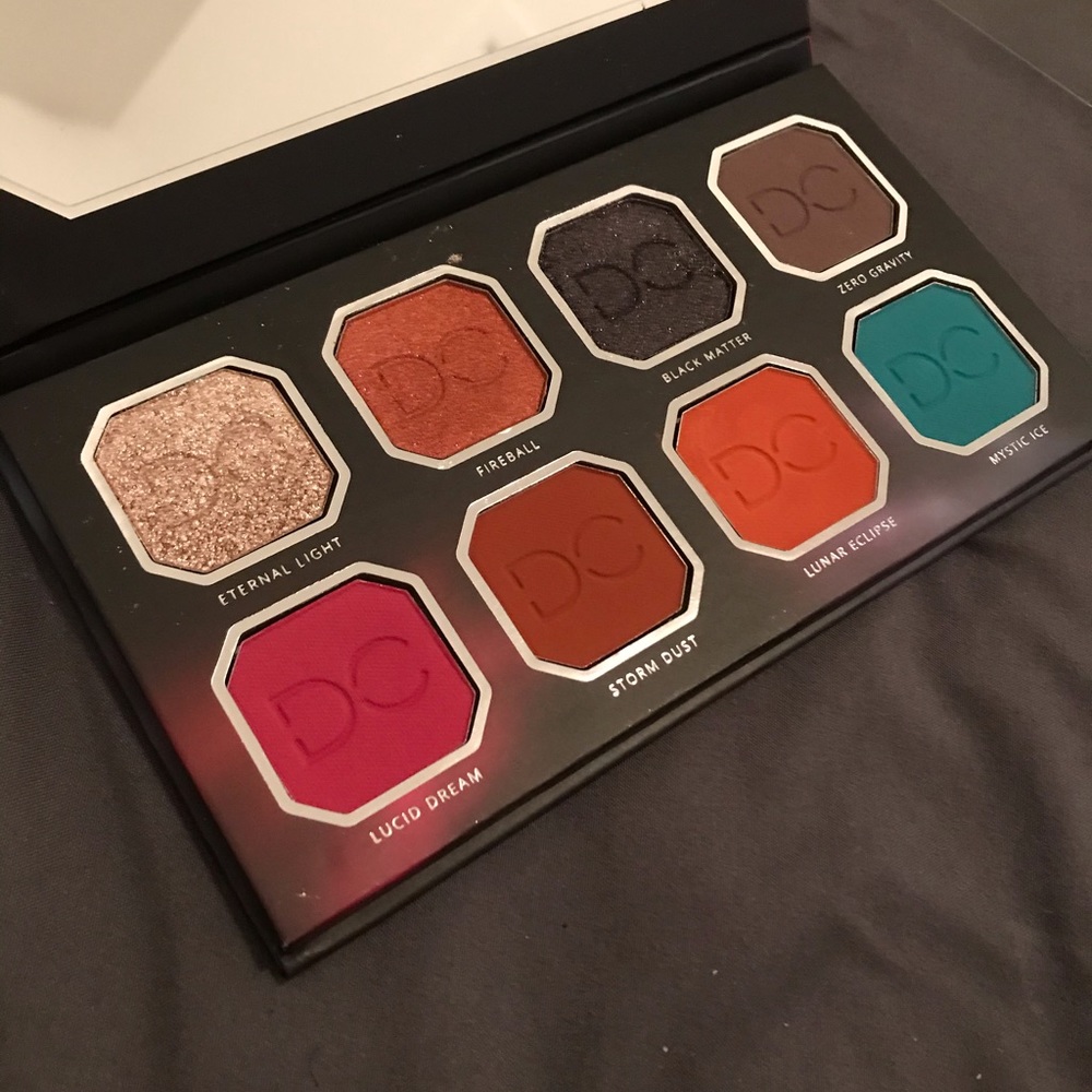 Bundle of 2 BNIB Eyeshadow Palettes Violet Voss